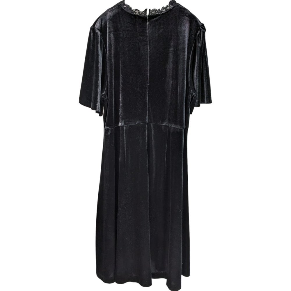 Eloquii Studio Velvet and Lace Flared Party Dress, Plus Size 18 - Picture 6 of 11